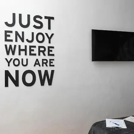 Mapango Small אורחן *